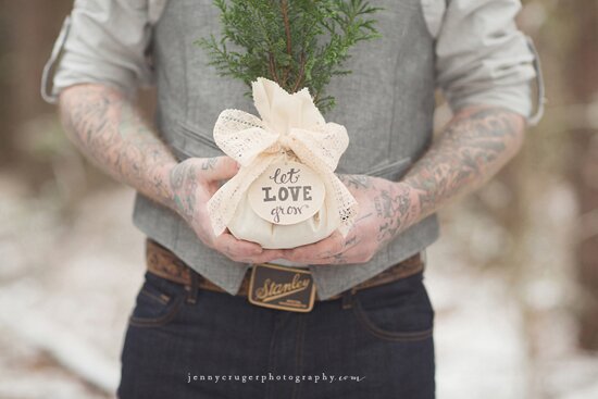 Vintage Forest Winter Wedding Inspiration | styling + vintage rentals by Stockroom Vintage, Nashville, TN | photos by Jenny Cruger Photography